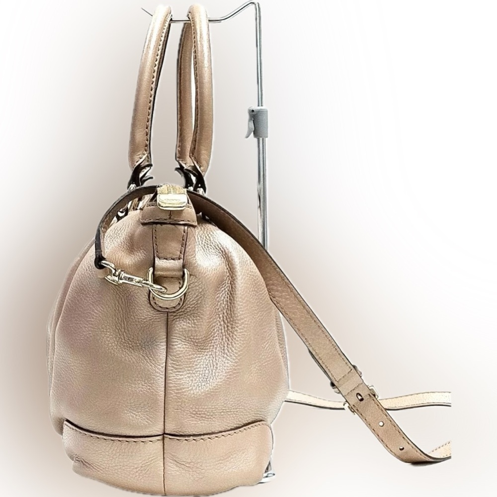 Gucci Sukey Light Metallic Pink Leather Handbag with Crossbody Strap - Picture 6 of 11